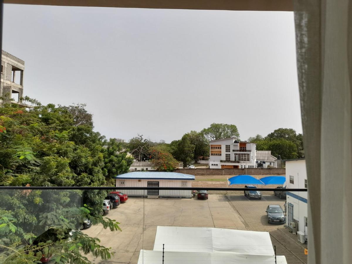 Embassy Gardens Studio Acra Exterior foto